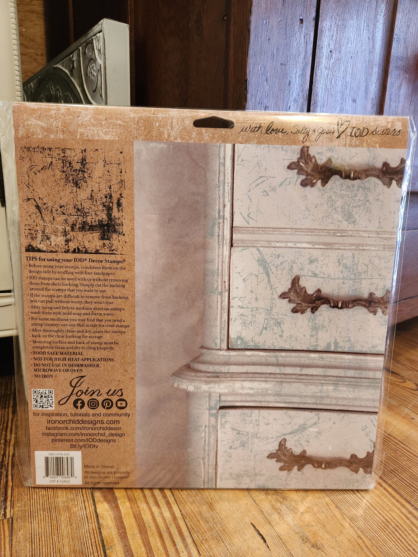 IOD DECOR STAMP- Distress
