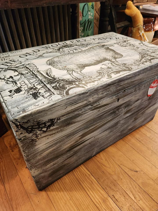LARGE WOODEN CHEST WITH TRANSFER